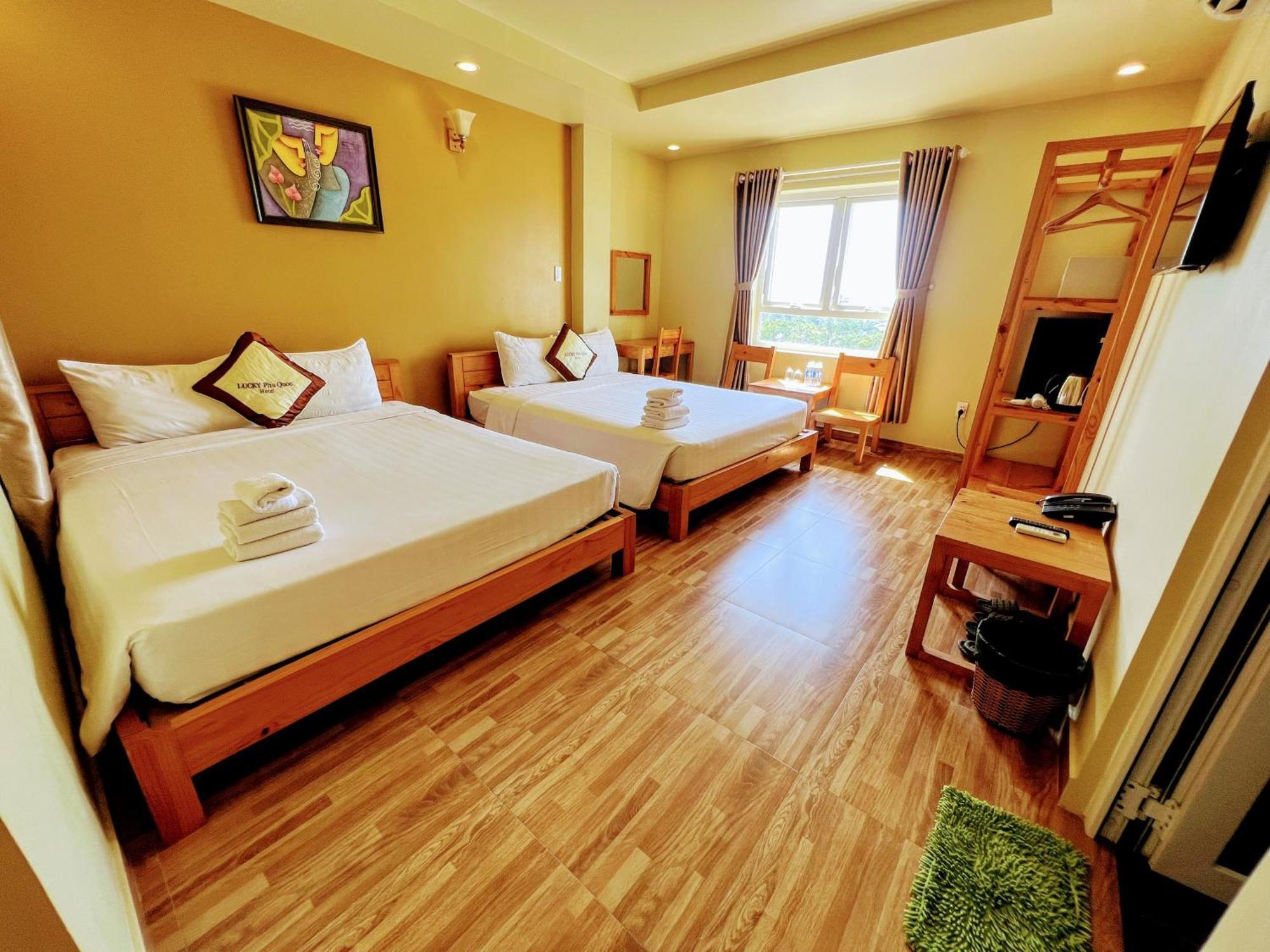 Lucky Phu Quoc Hotel Bagian luar foto