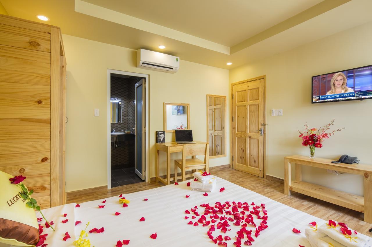 Lucky Phu Quoc Hotel Bagian luar foto