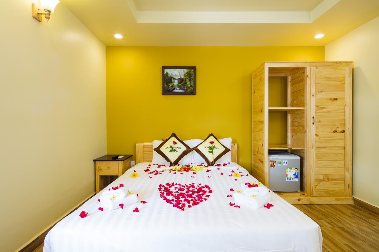 Lucky Phu Quoc Hotel Bagian luar foto