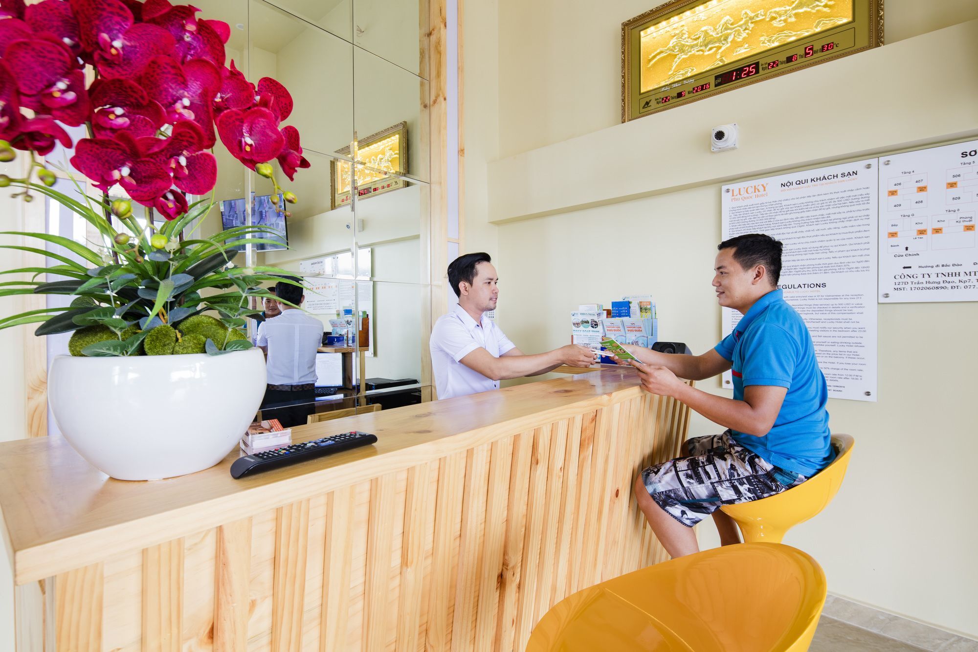 Lucky Phu Quoc Hotel Bagian luar foto